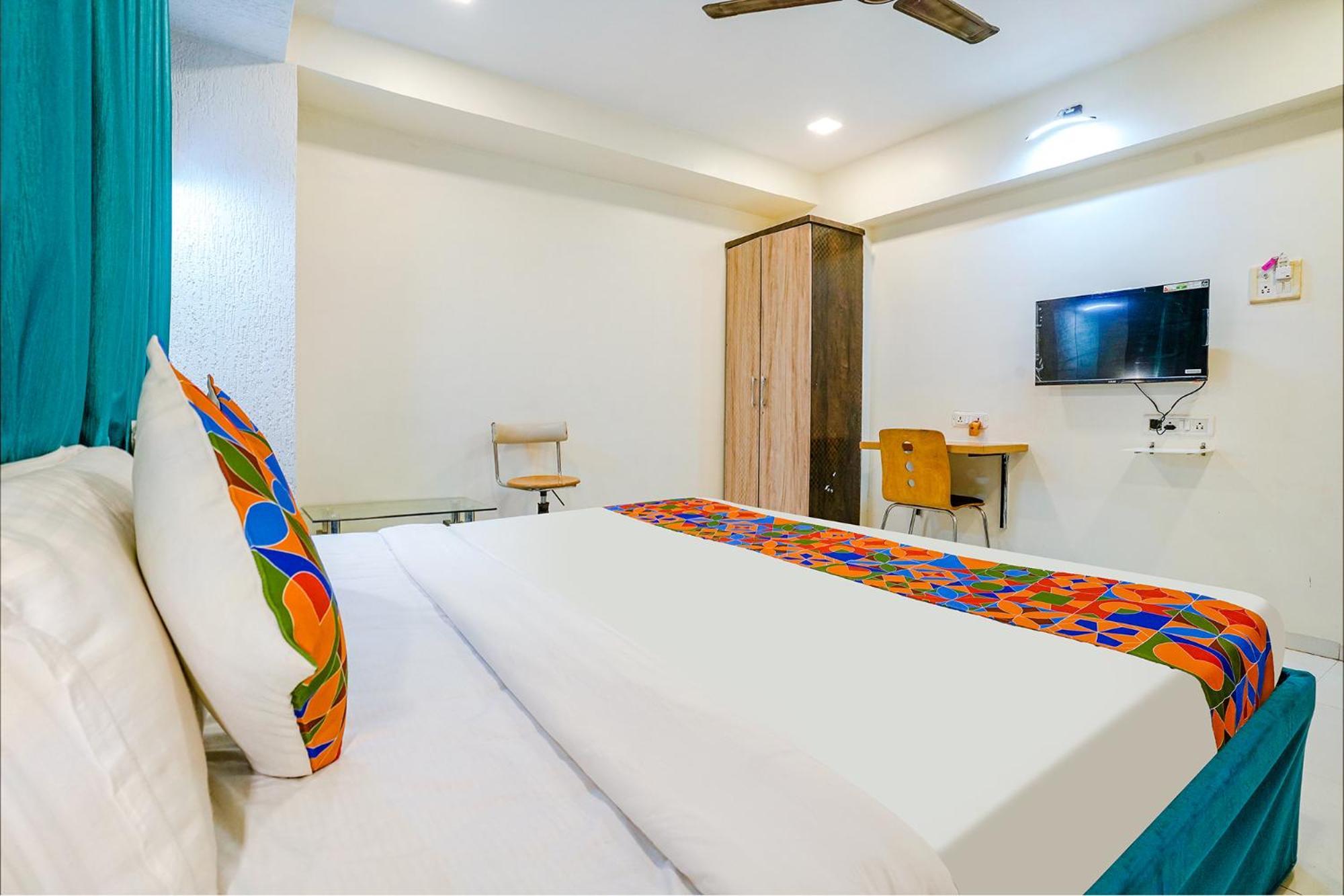 Hotel Bindra Elite Мумбаи Экстерьер фото