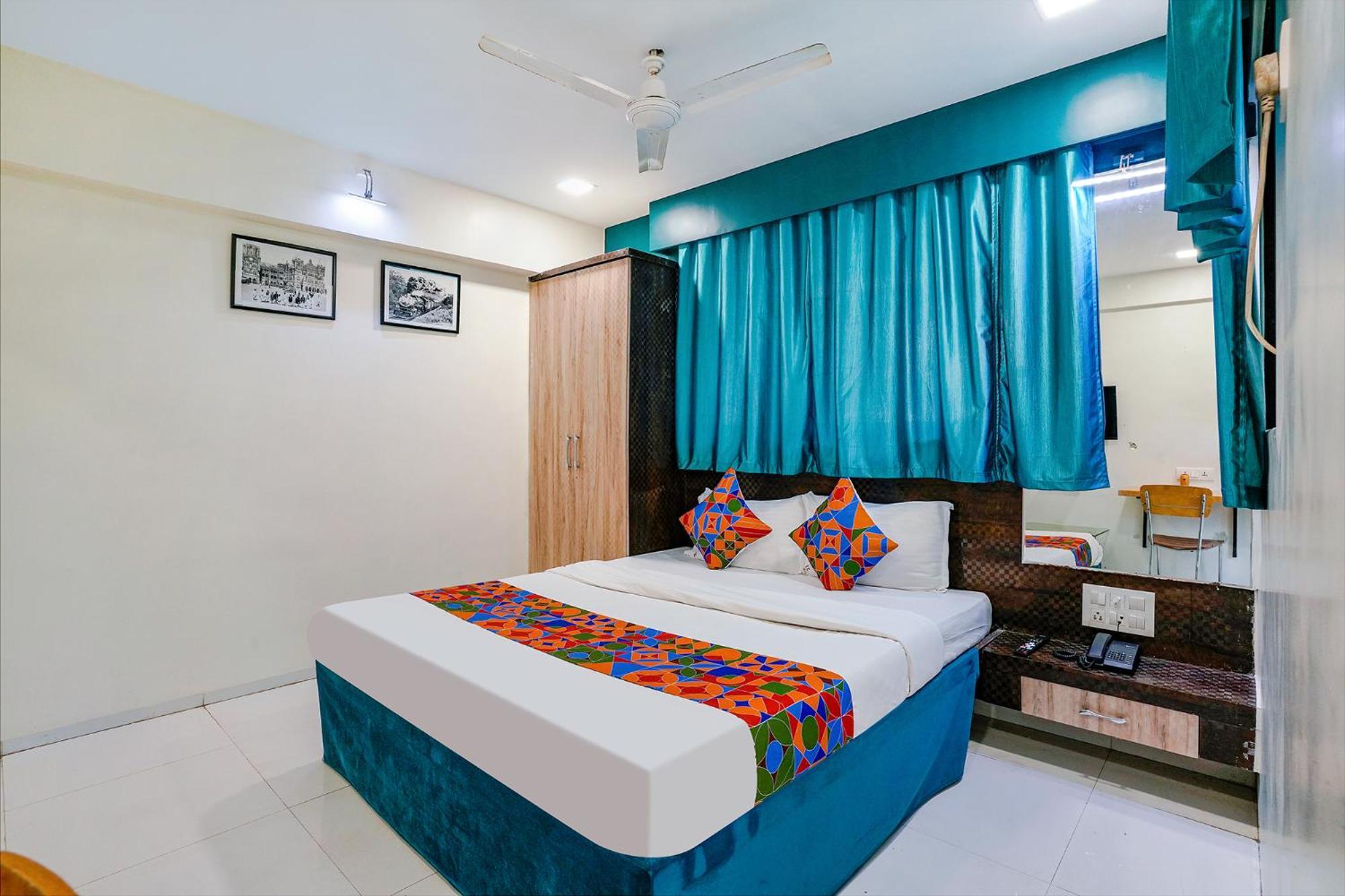 Hotel Bindra Elite Мумбаи Экстерьер фото