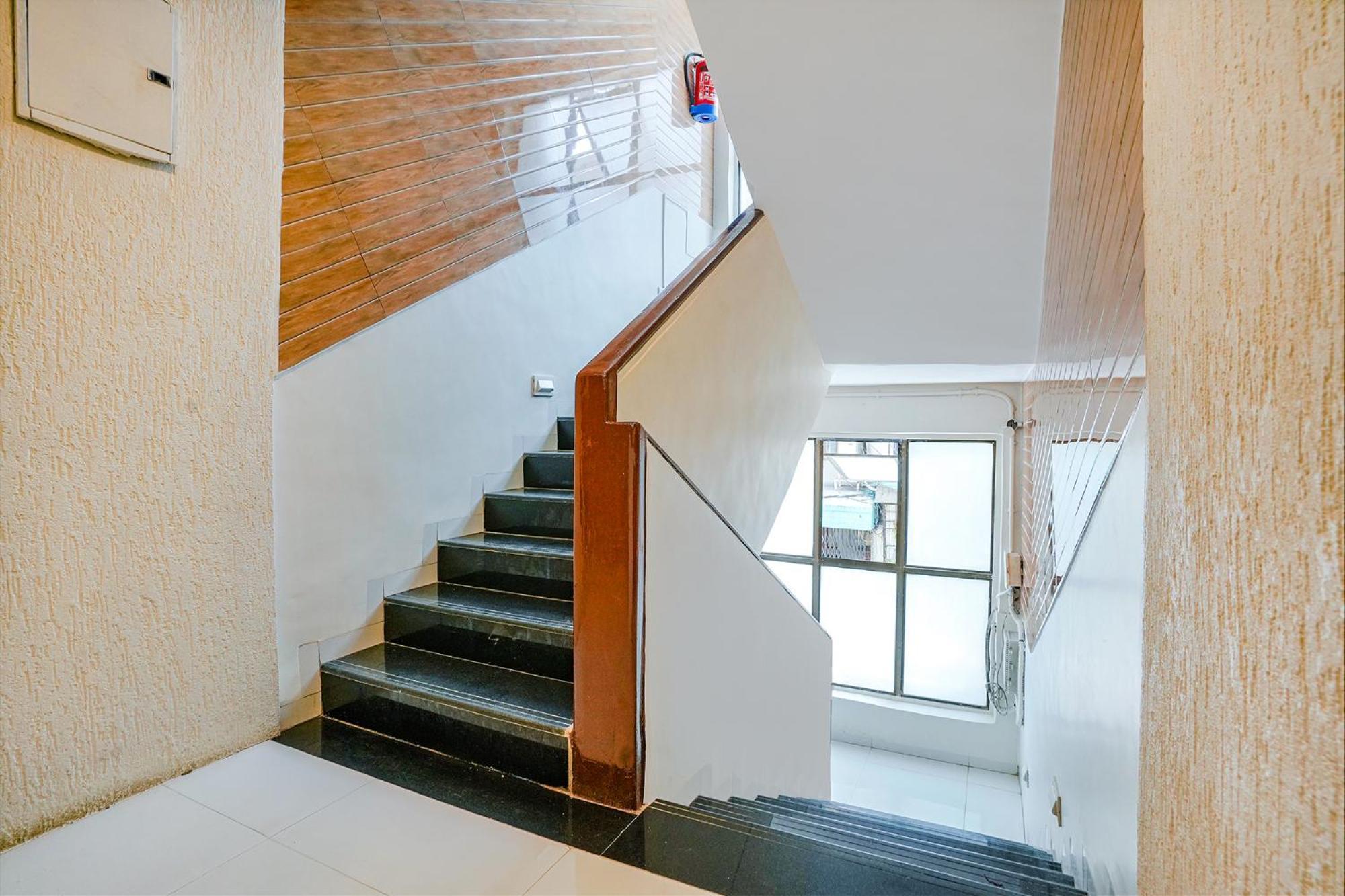 Hotel Bindra Elite Мумбаи Экстерьер фото